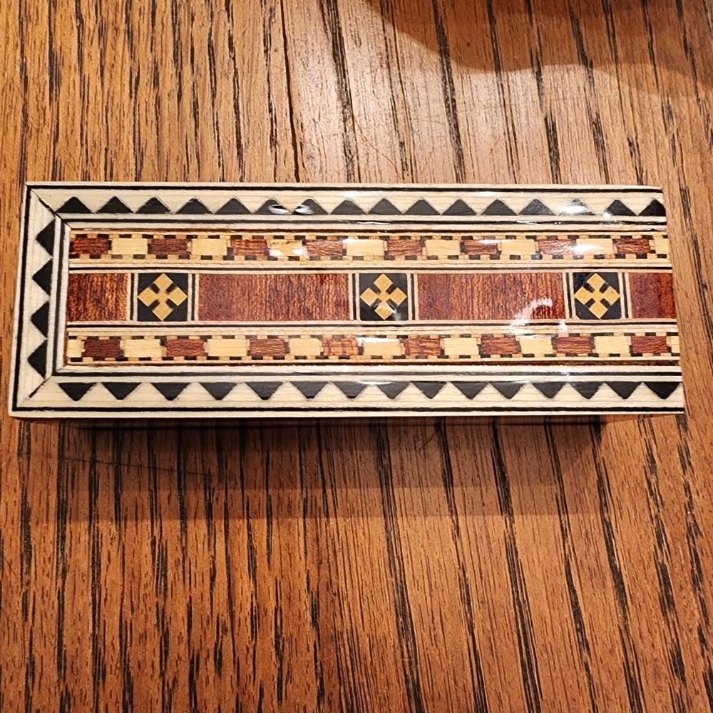 Lacquered Playing Dice Storage Box New made in Spain